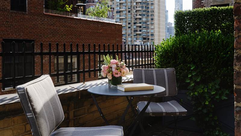 RoomsSuites GardenSuiteDetails 0154 2000