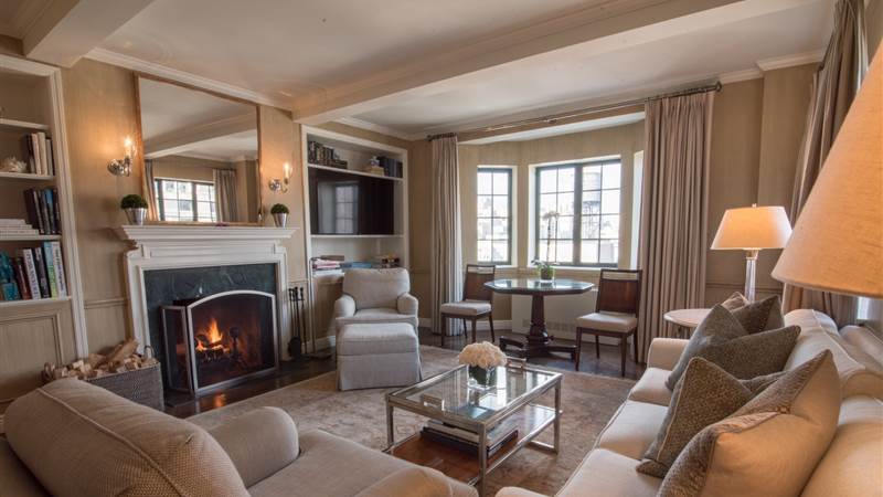 Lowell One Bedroom Suite Sitting Area
