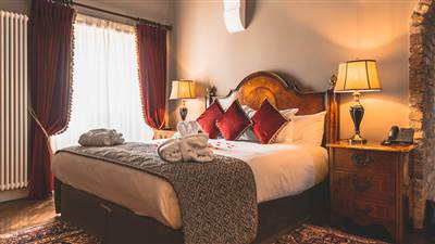 romantic luxury hotel room Ireland