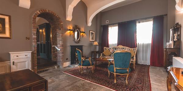 Honeymoon Suite Romance Package 