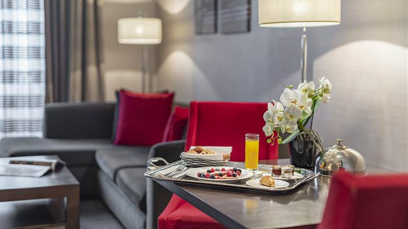 Luxury Hotel Room Service in Geneva at Metropole