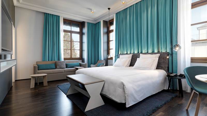 Luxury 4-Star Junior Suite Lakeside in Geneva