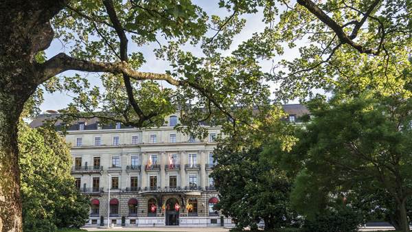 Metropole  facade 4