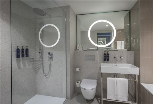 Bedroom 18 Bathroom 5