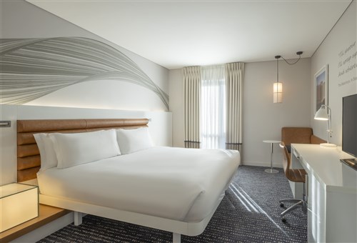 Bedroom 402 2 Superior (1)