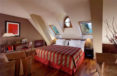  Lake Side Hotel Room in Geneva