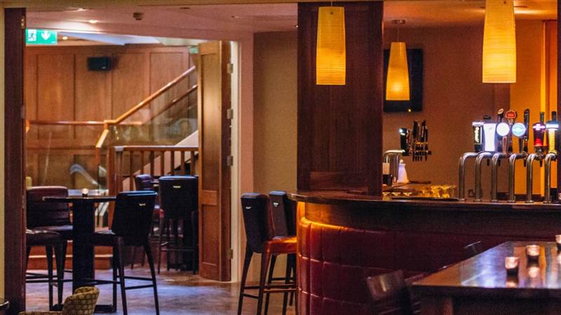 Pembroke Hotel Kilkenny Stathams Bar Res