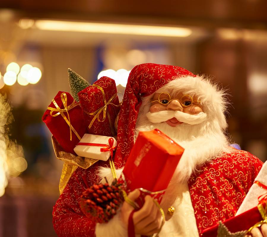 Christmas Lobby Detail