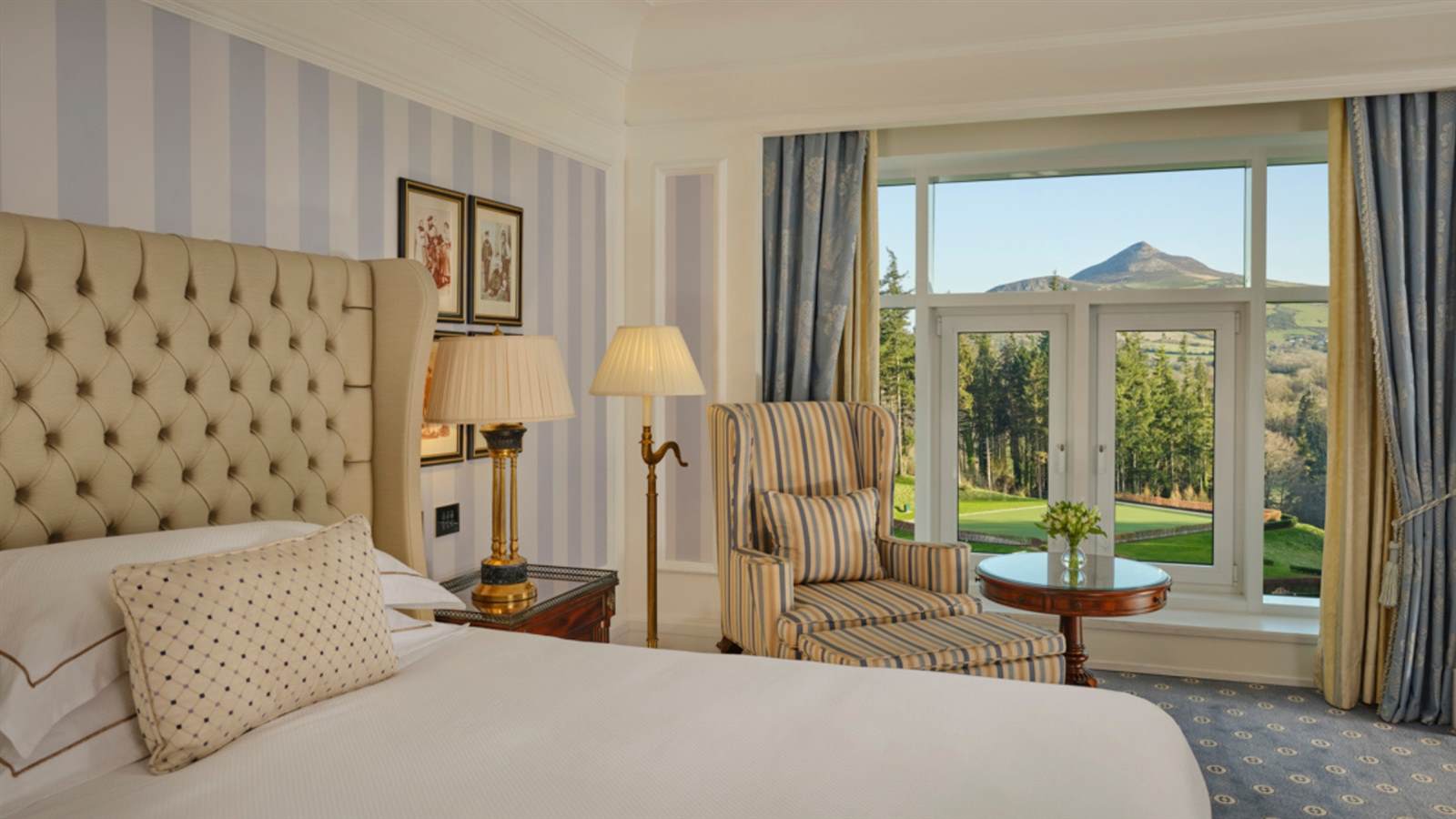 Mountain View Deluxe King Room