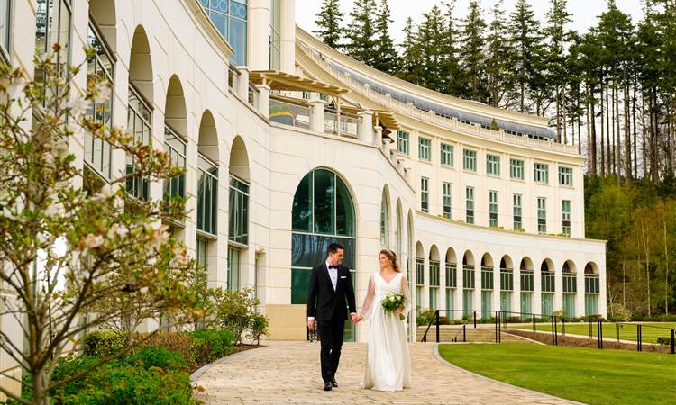 Wedding Couple Hotel Exterior  4  New 