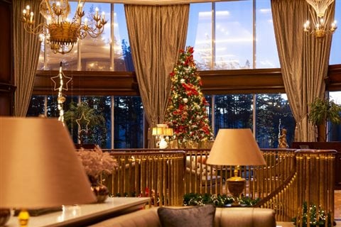 Lobby Santa Full Res
