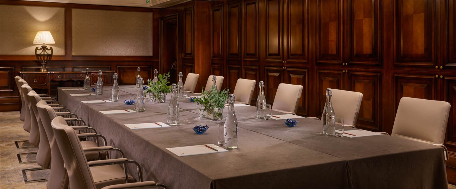 Boardroom FL V1 4500px 1