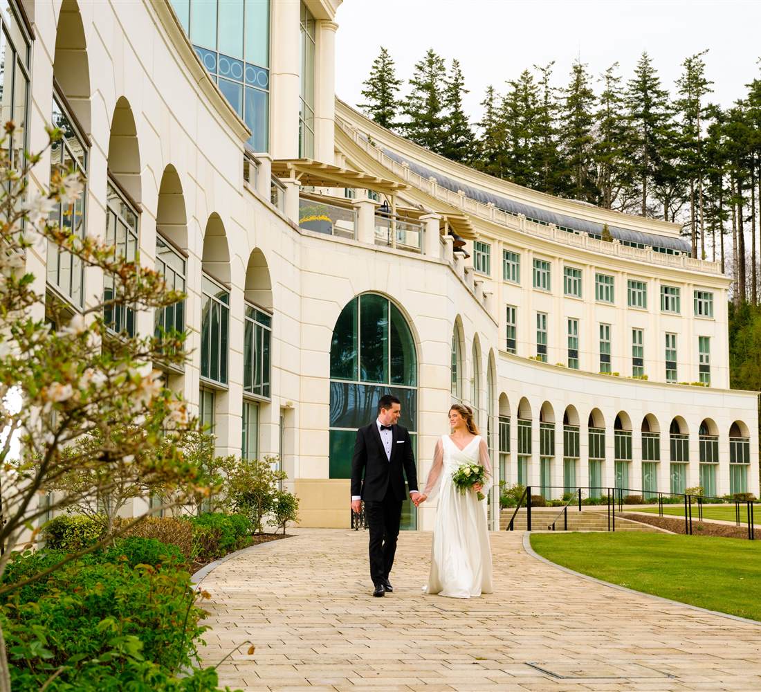 Wedding Couple Hotel Exterior  4  New 