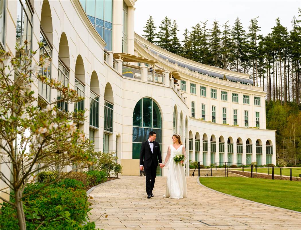 Wedding Couple Hotel Exterior  4  New 
