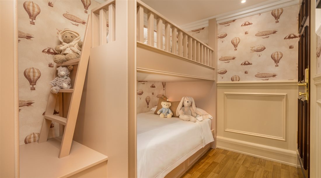 Suite Family Room with Bunk Beds