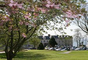 Redcastle Hotel in Spring
