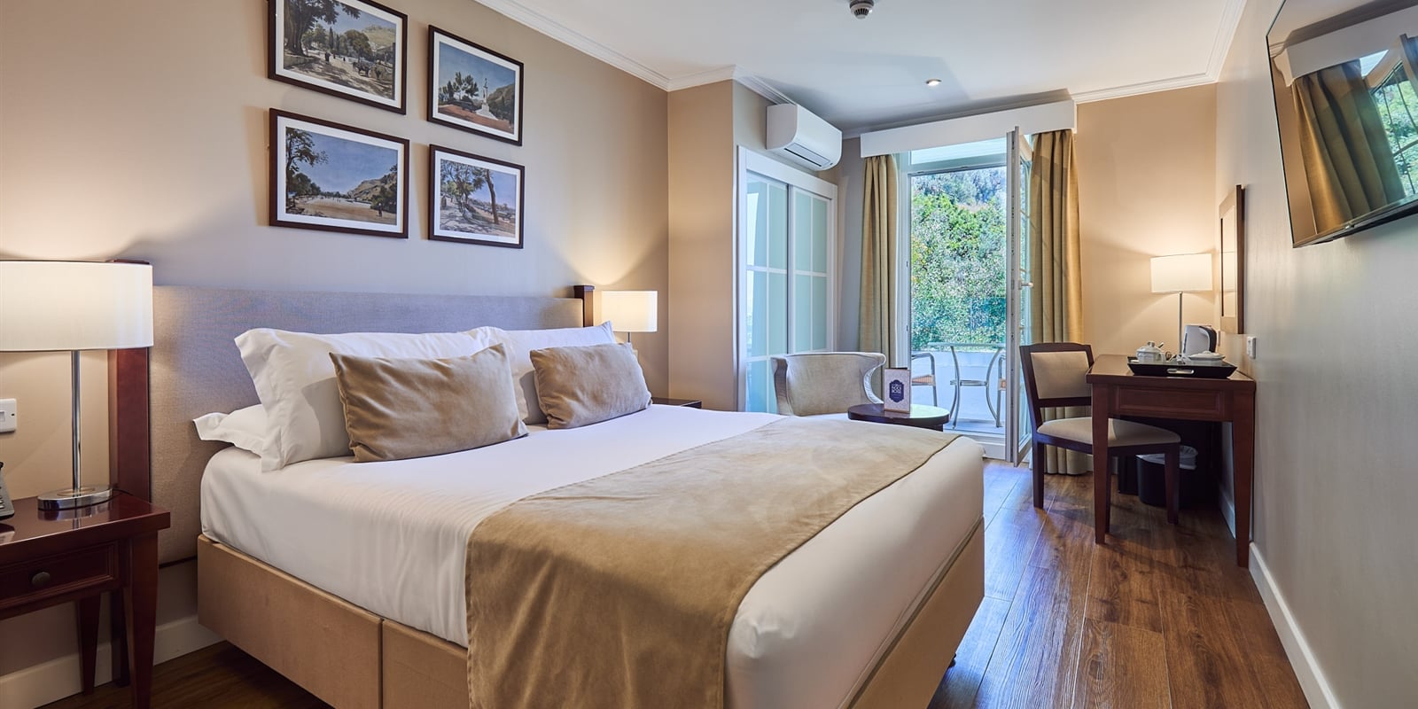 Double Room with Rock View 1
