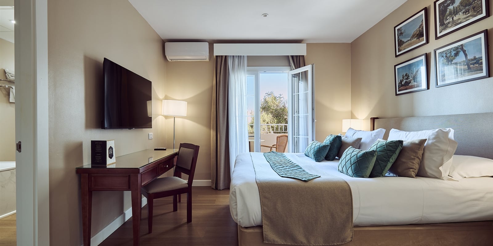 Family Suite Room1