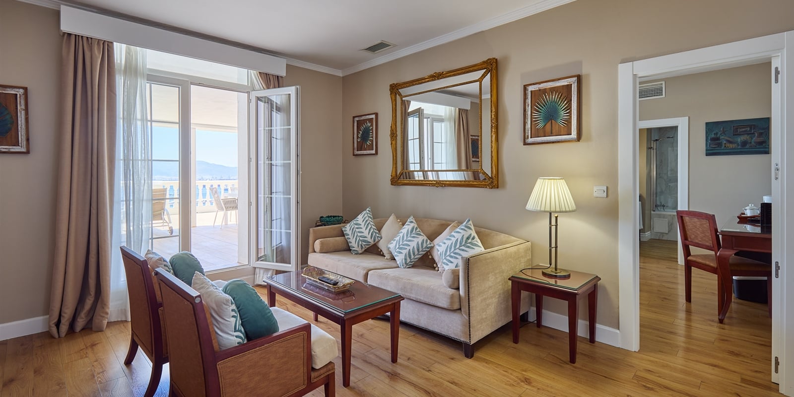 Grand Terrace Suite Living Room1 P4