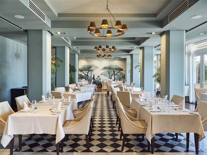 Alfreds Restaurant1