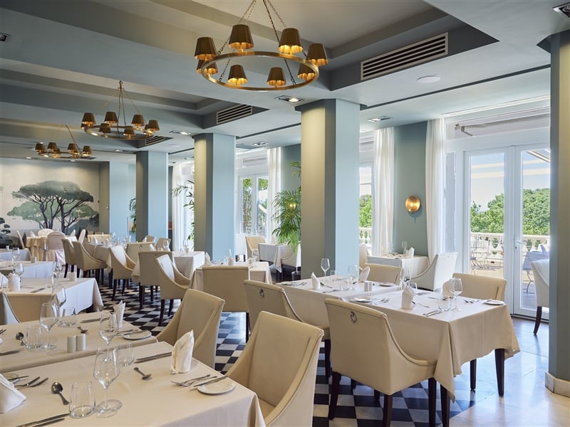 Alfreds Restaurant2