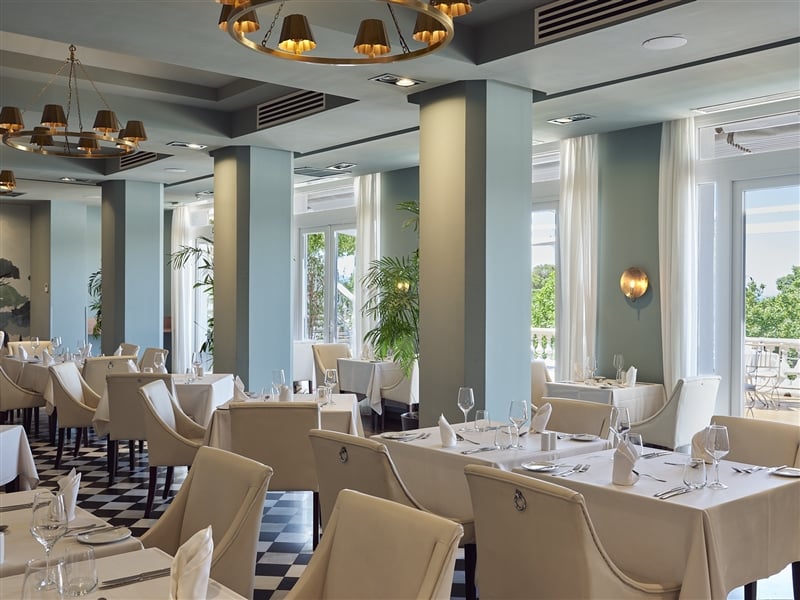 Alfreds Restaurant3