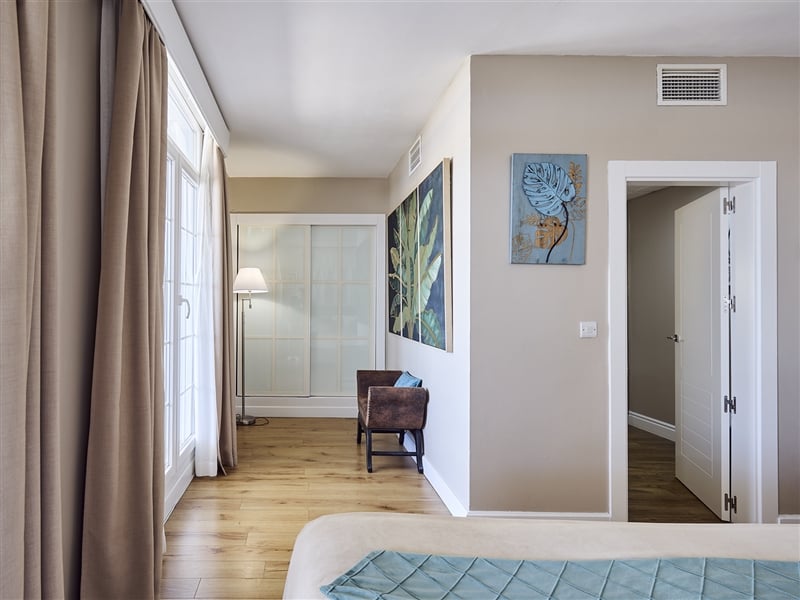 Grand Terrace Suite5