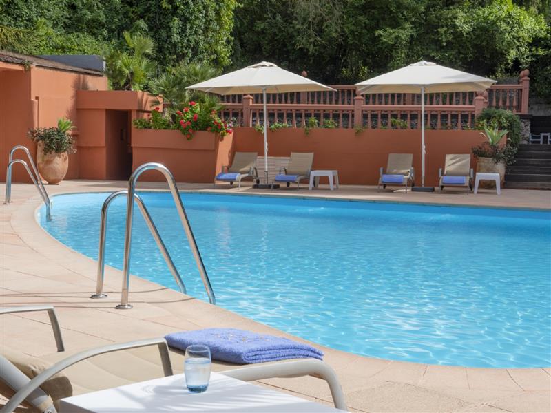 Swimming Pool daylight