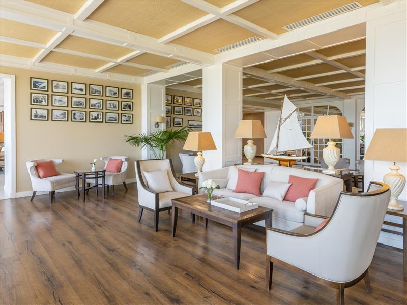 Rock Hotel lounge