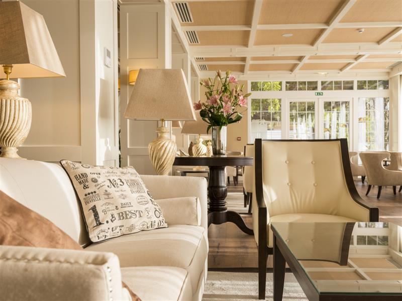Lounge Detail