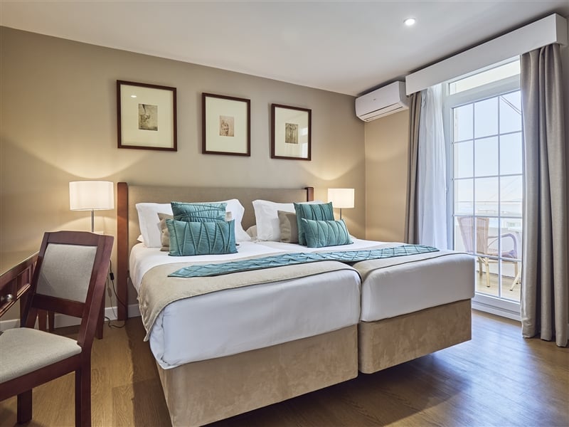Junior Suite With Partial View