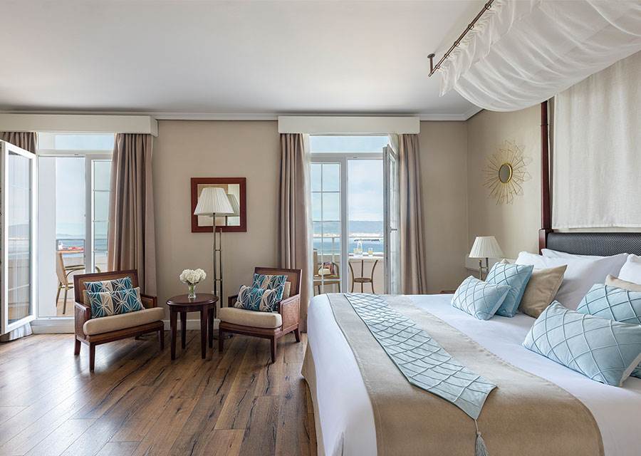 MVC230210070 Rock Hotel Room 208 SM