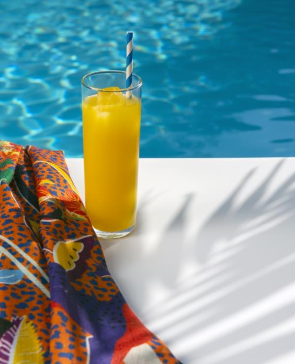 MVC230640041 Rock Hotel Swimming orange 