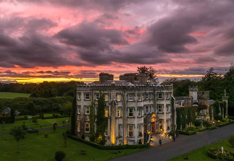 The benefits of Exclusive Weddings Privacy, Luxury, and Romance