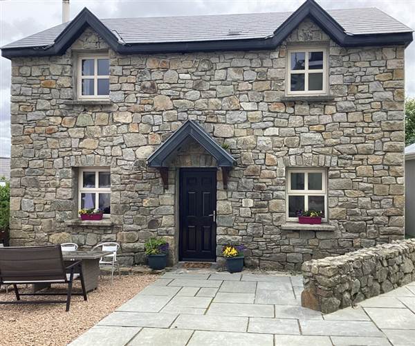 Book Abby’s Cottage Fully Detached in Roundstone in the Galway County
