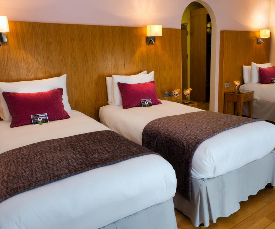 Twin Room at Galway City Center, Eyre Square Hotels