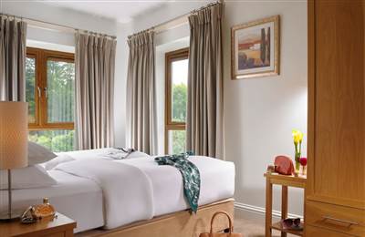 Hotels with Self Catering in Kerry. 2 nights in a 2 bedroom apartment From €250 . Sneem