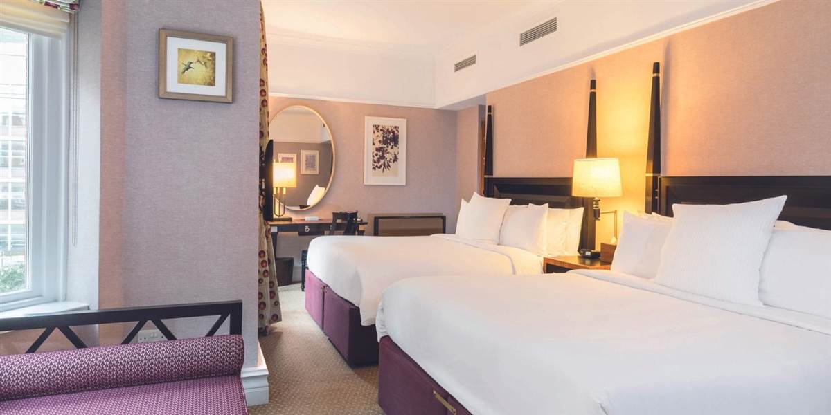 Hotels with Family Rooms in  Westminter, Central London. St. Ermins Hotel
