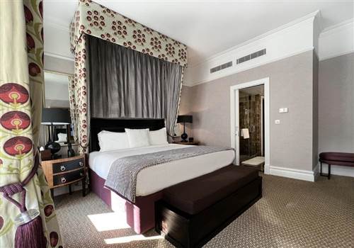 Luxury accommodation in St Ermins hotel in central London