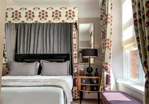 Luxury rooms in St Ermins hotel in central London
