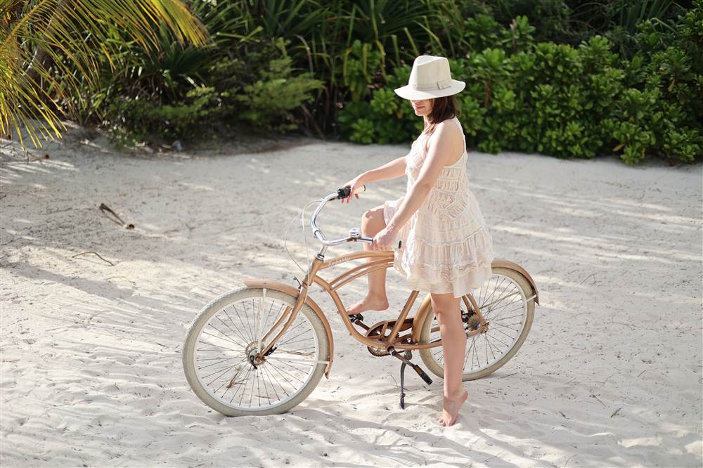 Beach bicycles are included in the booki