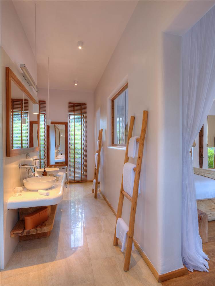 Beachfront One-bedroom villa - Indoor Ba