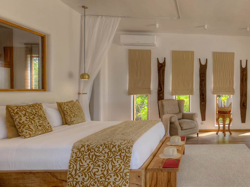 2. Beachfront One-bedroom villa - bedroo