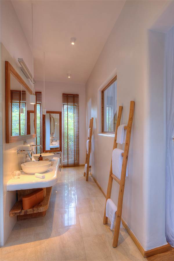 Beachfront One-bedroom villa - Indoor Ba