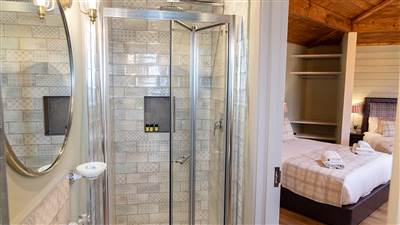 Large 2 bed family cabin