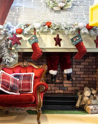 Santa coming down the chimneyt