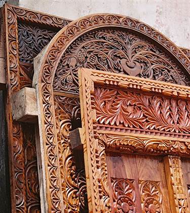 Wood Carving (wood art) in Zanzibar 2   