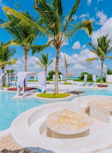 Ycona Beach Lounge